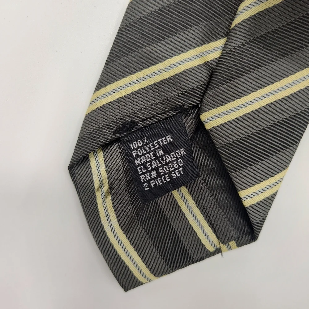 Izod Boys Grays and Yellow Striped Clip On Tie Size Large